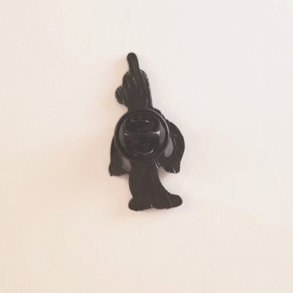 Futurama Bender Enamel Pin - Picture 2 of 3